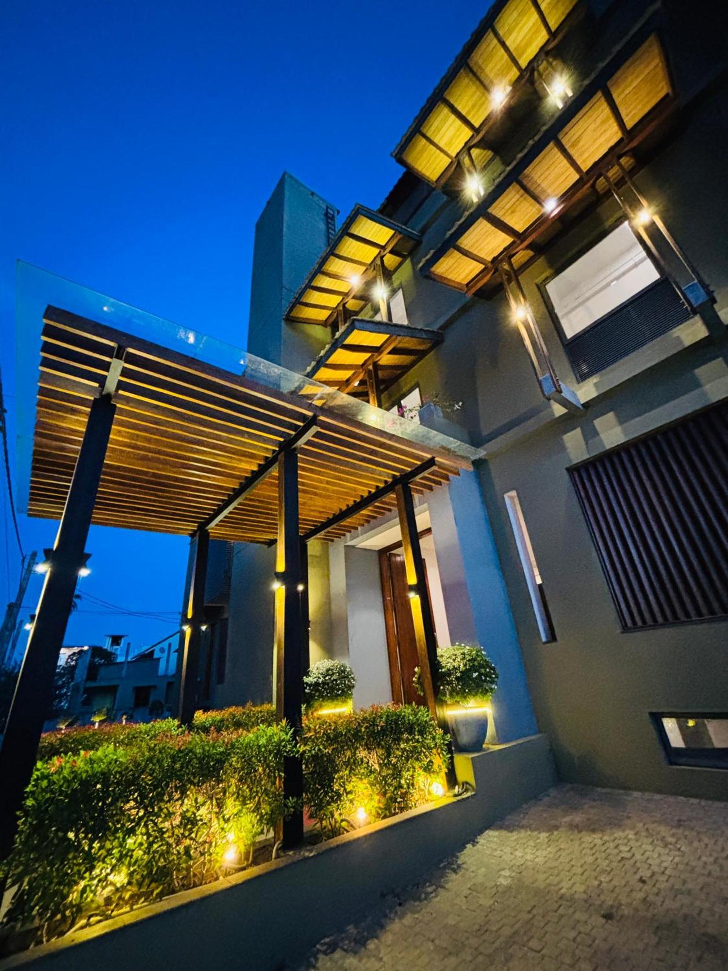 Manthila Hotel Anuradhapura Dış mekan fotoğraf