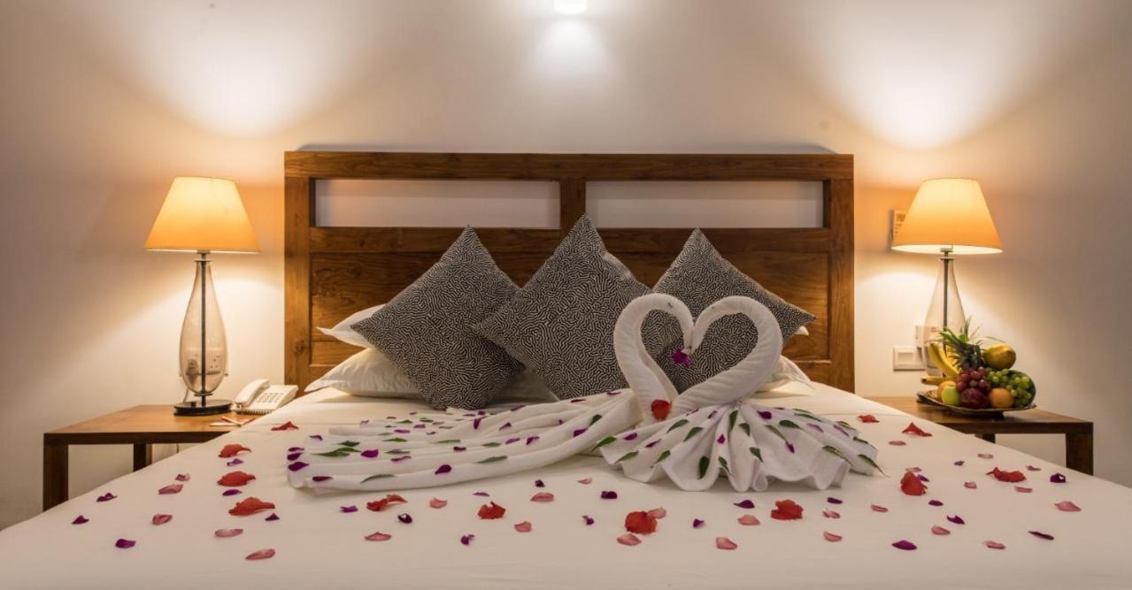 Manthila Hotel Anuradhapura Dış mekan fotoğraf