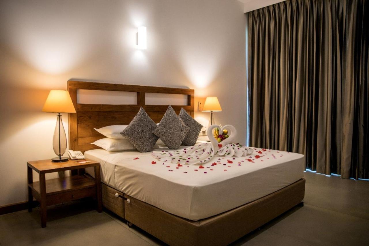 Manthila Hotel Anuradhapura Dış mekan fotoğraf
